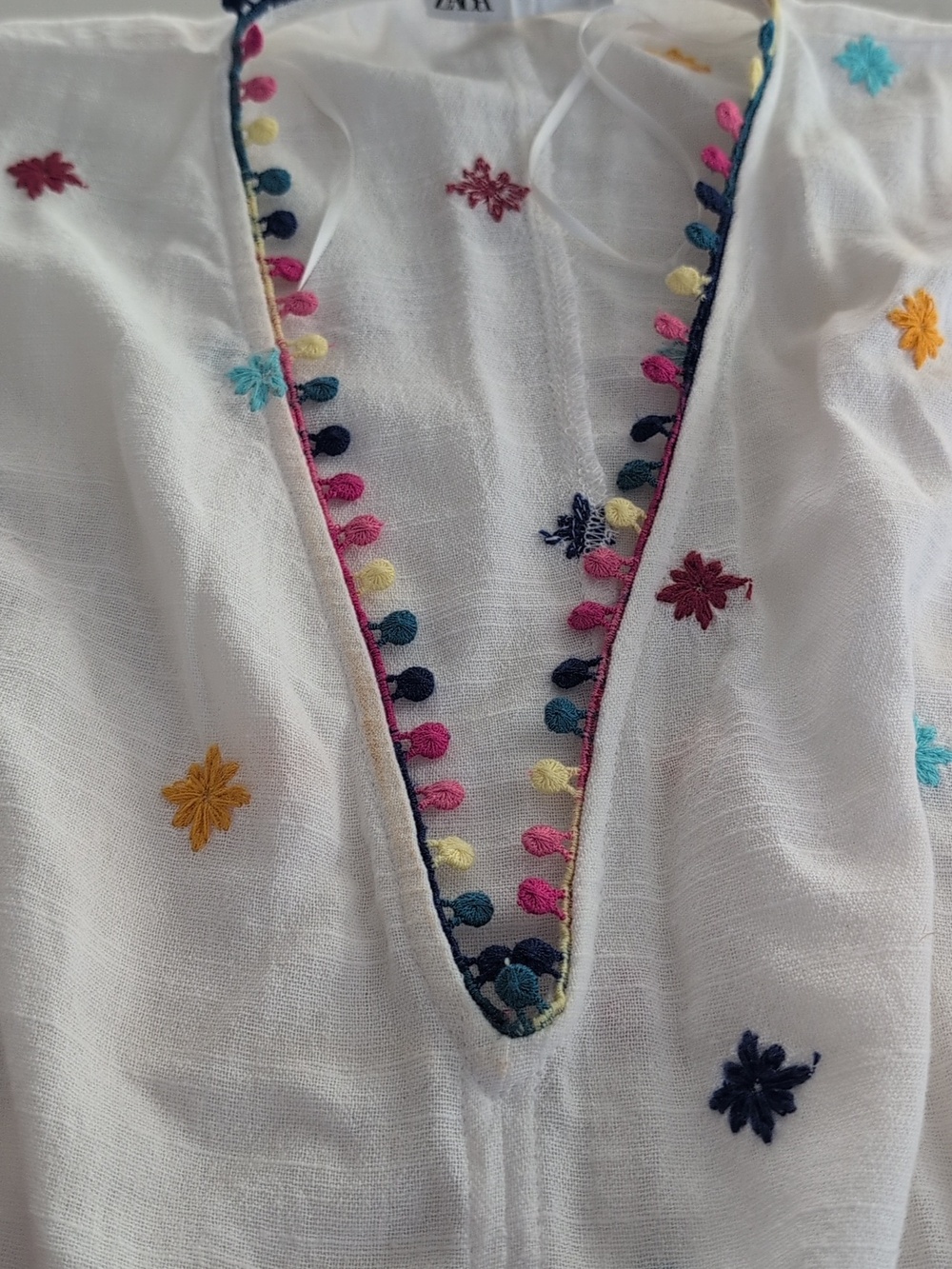Zara White Dress Embroidered - Picture 7 of 8